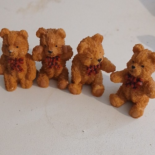 Resin mini teddy bear - mini,
