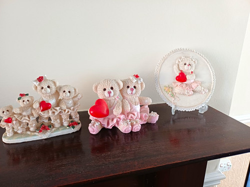 Hand painted resin teddy bear - hand,